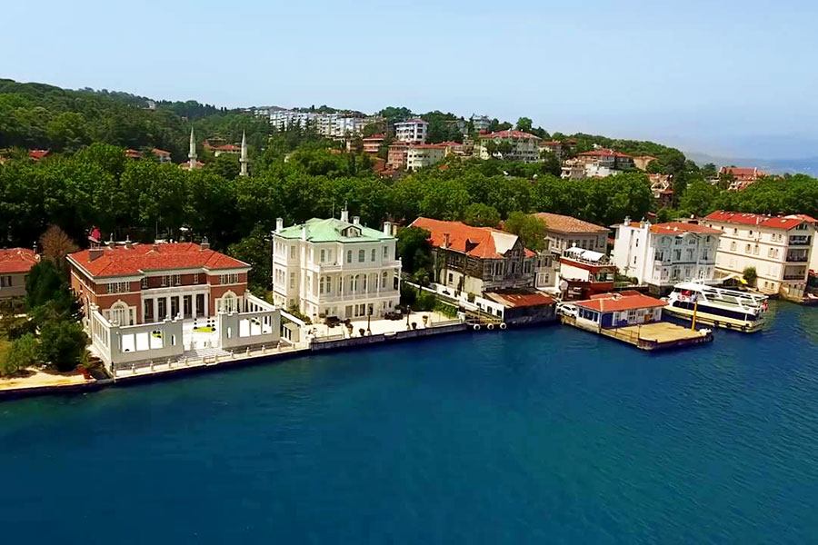 Mansions and Mansions in the Bosphorus