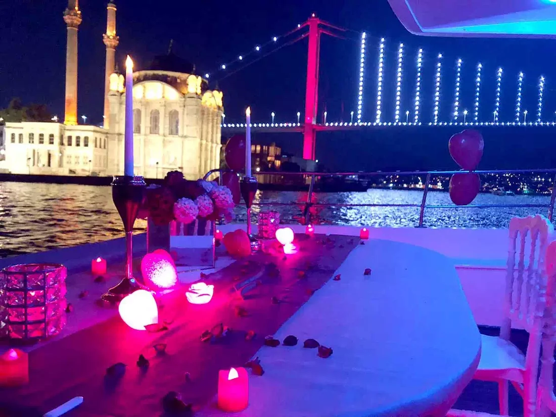 Bosphorus Dinner Cruise — Istanbul