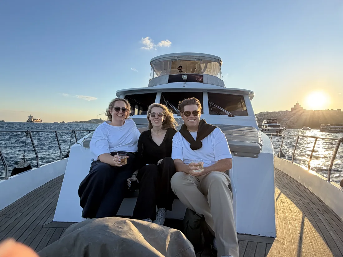 Crucero Privado en Yate al Atardecer por el Bósforo — Estambul